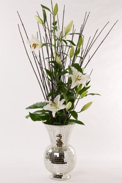 oriantalische_lilien_monsterablatt_cornus